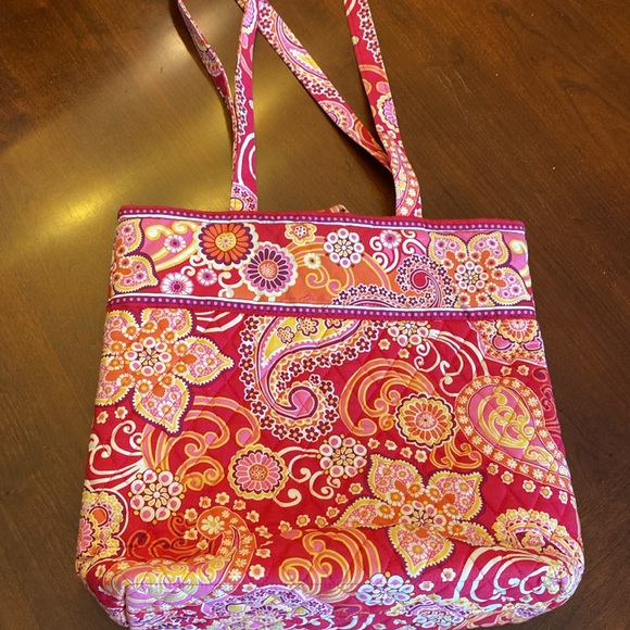 VERA BRADLEY Button Tote Paisley Print in Red Raspberry Fizz. Retired. EUC - Picture 2 of 5
